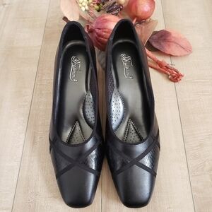 🌟HOST Pick 🌟Tradition/women's shoes NWOT